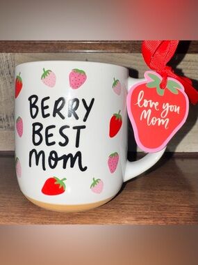Super Cute 🥰 BERRY BEST MOM Strawberry 🍓 Coffee Tea Mug by Dayna Lee